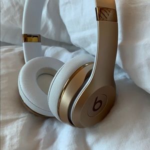 Beats wireless headphones